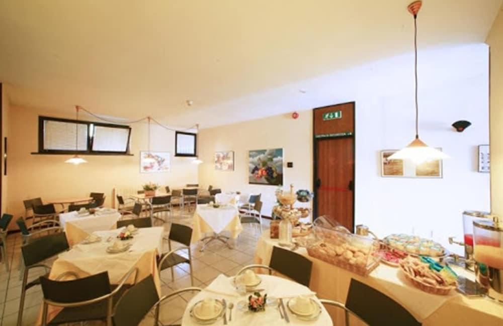 Hotel Anna Siena Nord Esterno foto