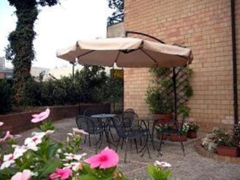 Hotel Anna Siena Nord Esterno foto